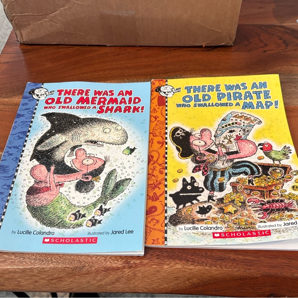 2 Book Scholastic Story Set - Blue and Yellow Covers